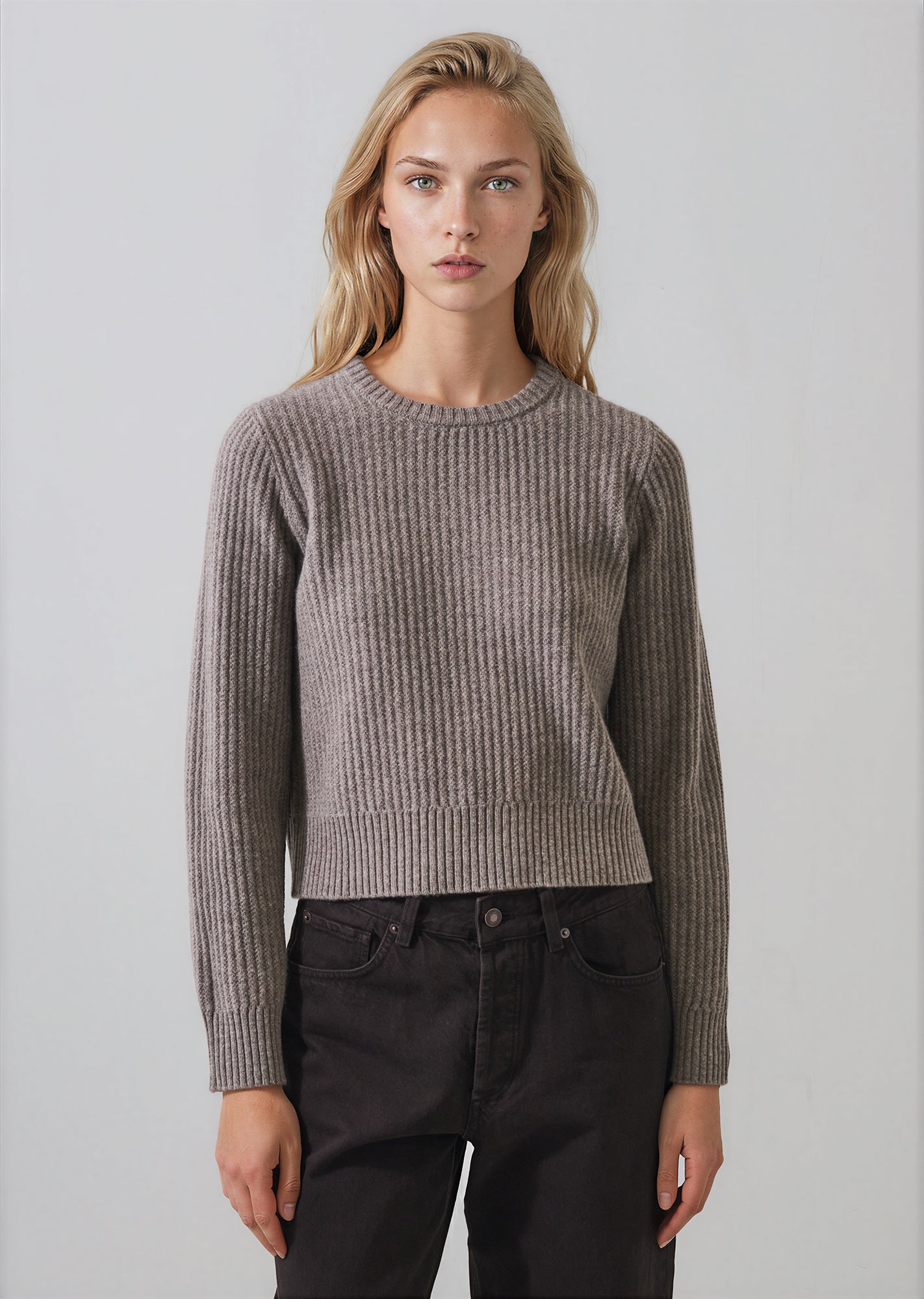 Superfine Wool Cropped Cable Crew in Vapour