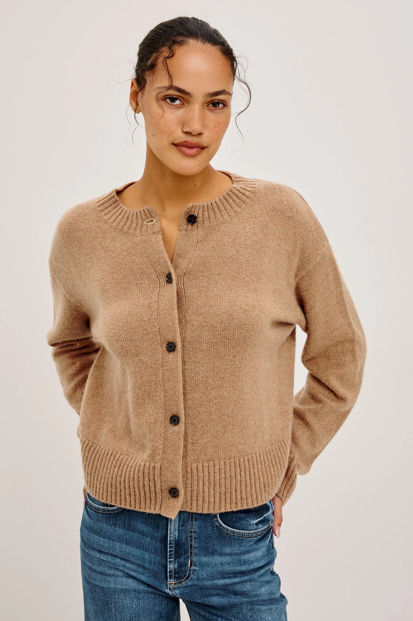 Carre Cardigan in Heather Camel