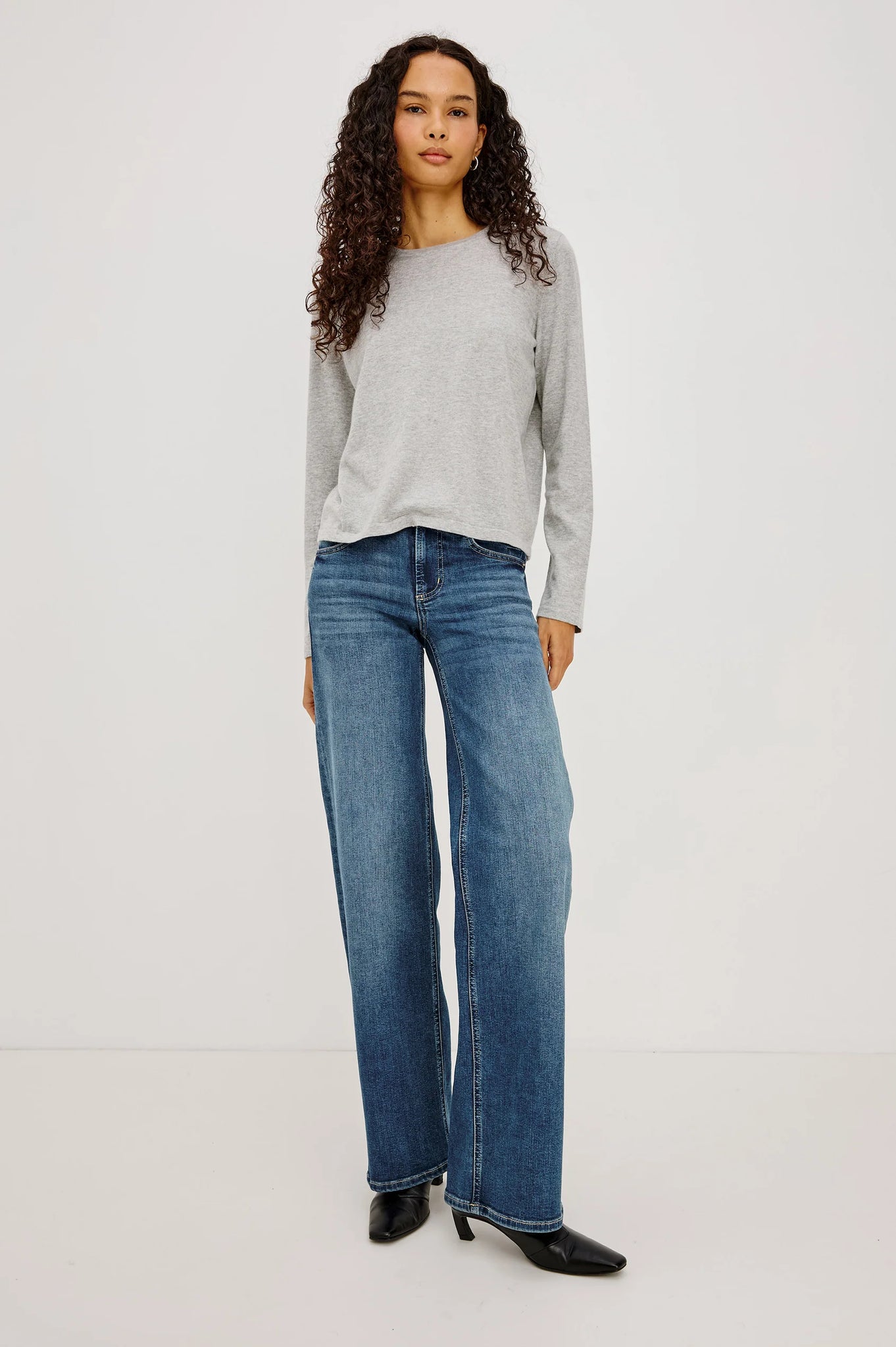 Cotton Cashmere Long Sleeve T-Shirt in Heather Grey