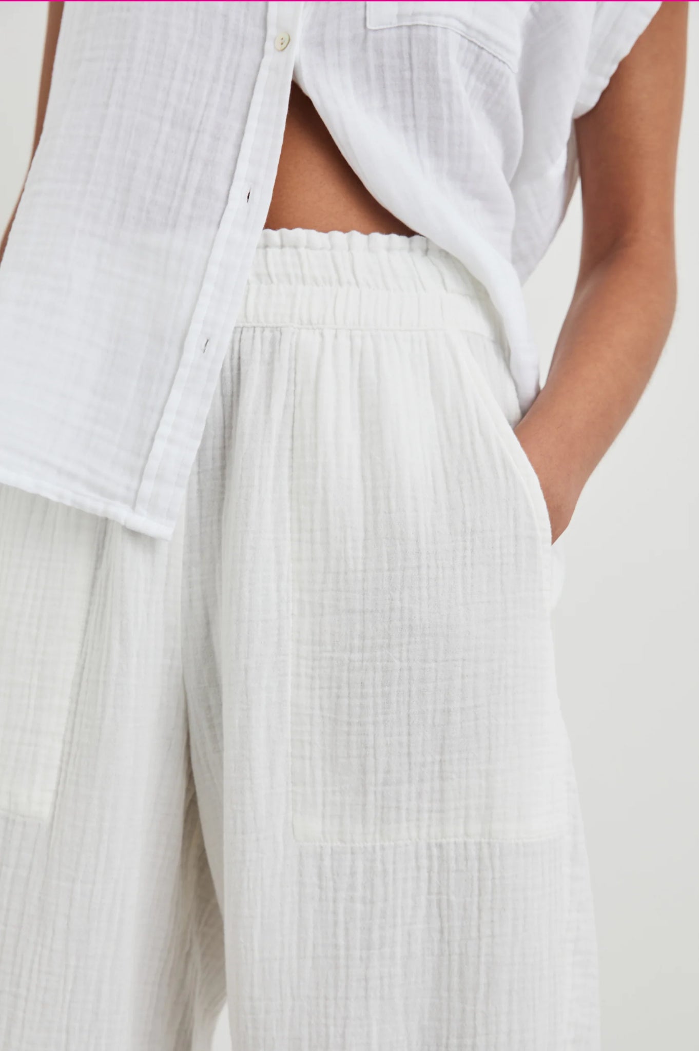 Leon Pant in White