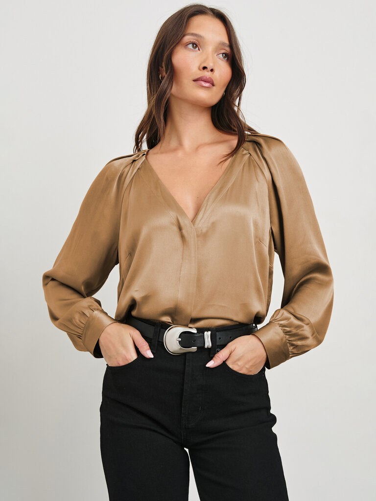 Sandra Top in Camel