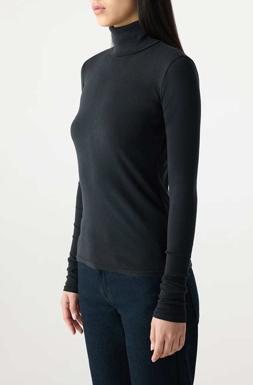 Reese Tee in Black