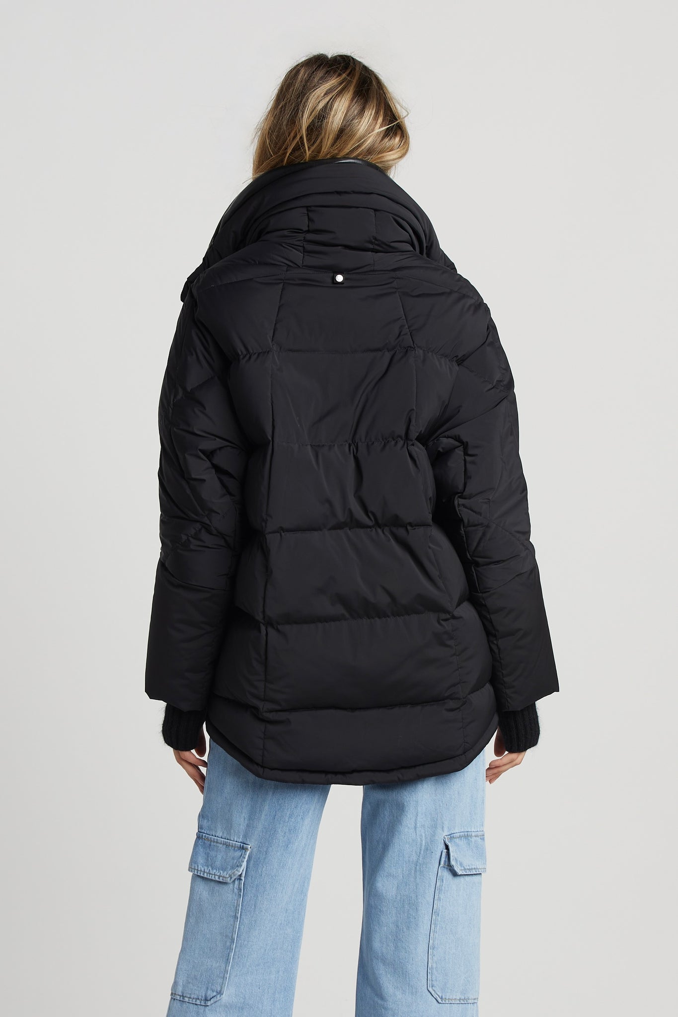 Sasha Cocoon Puffer Jacket in Black