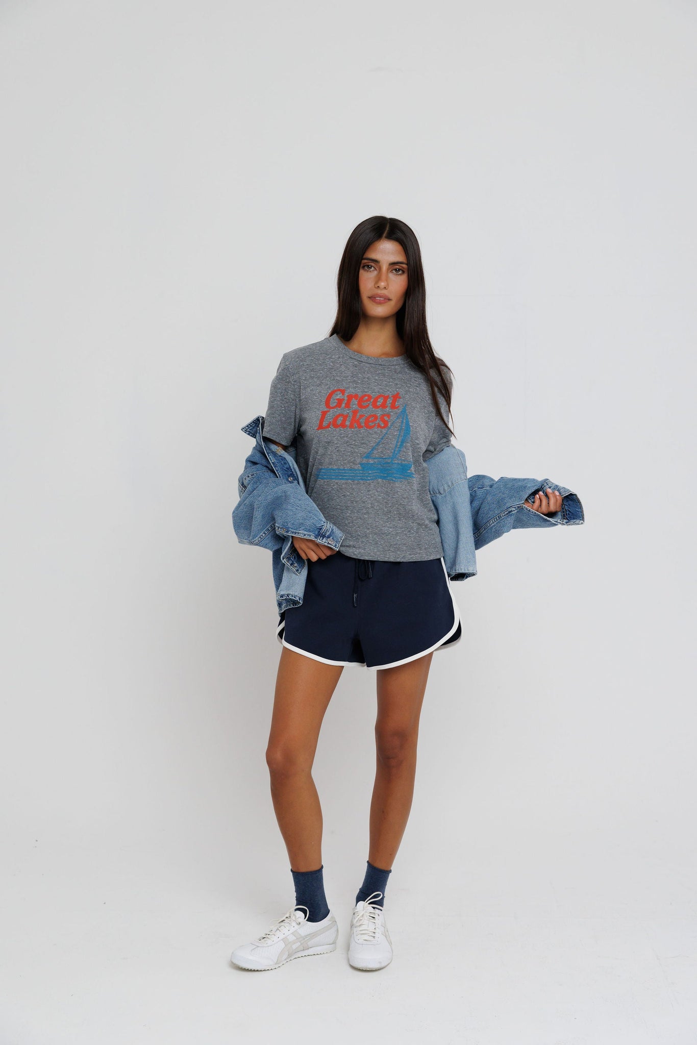 Great Lakes Sailboat Everyday Tee in Heather Grey