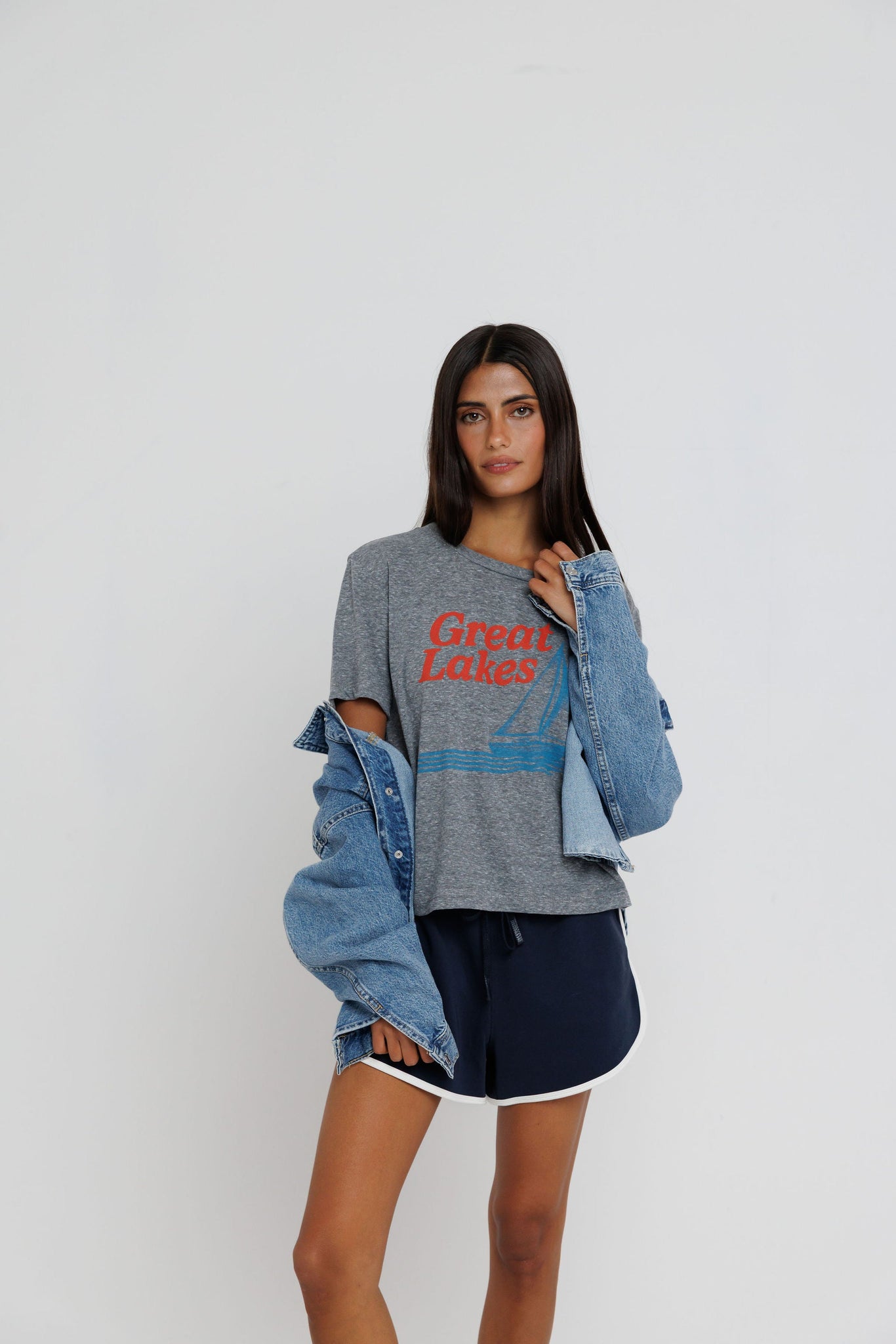 Great Lakes Sailboat Everyday Tee in Heather Grey