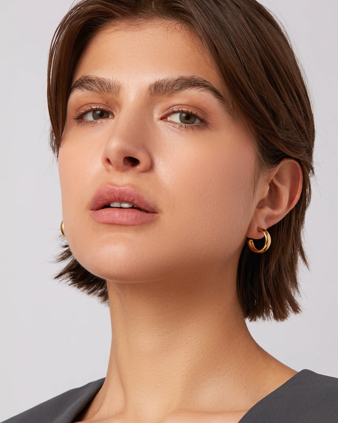 Staple Hoop Earrings Small in Gold
