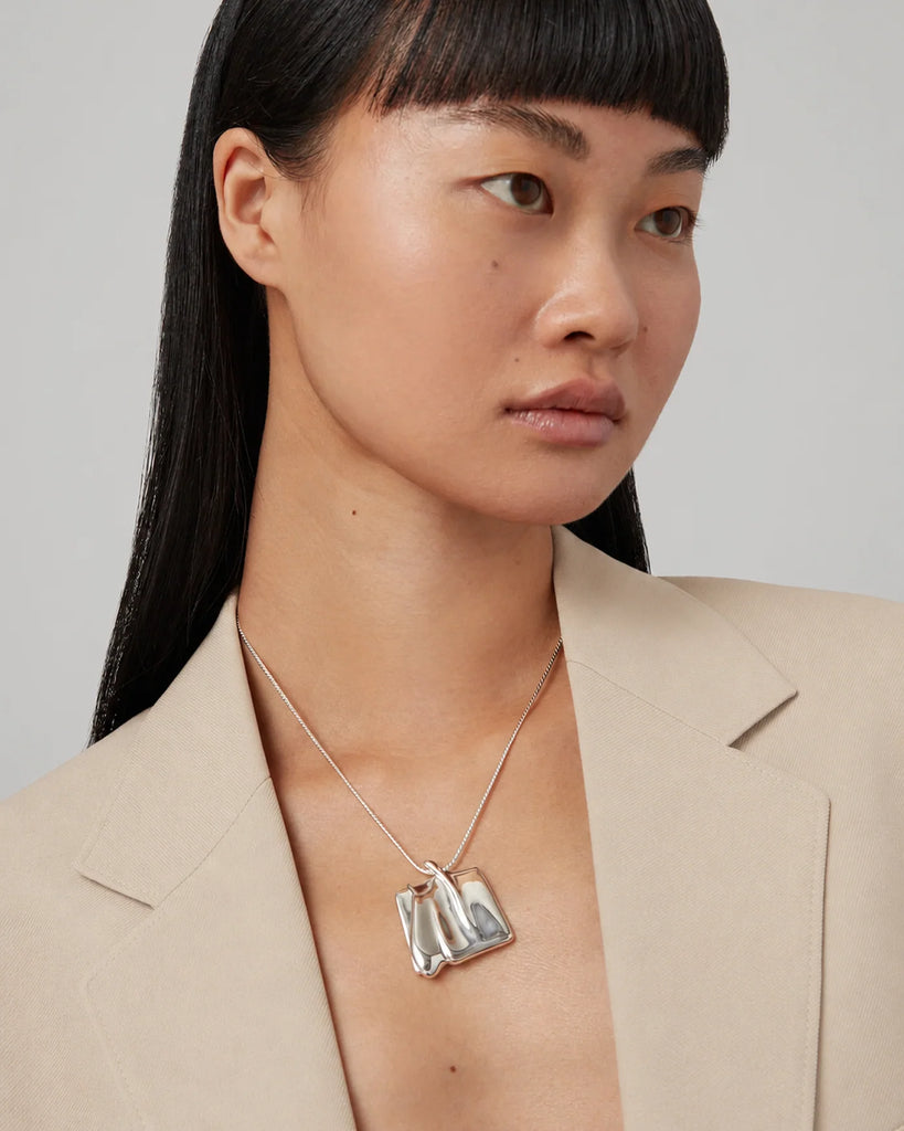 Sundra Pendant Necklace Large in Silver