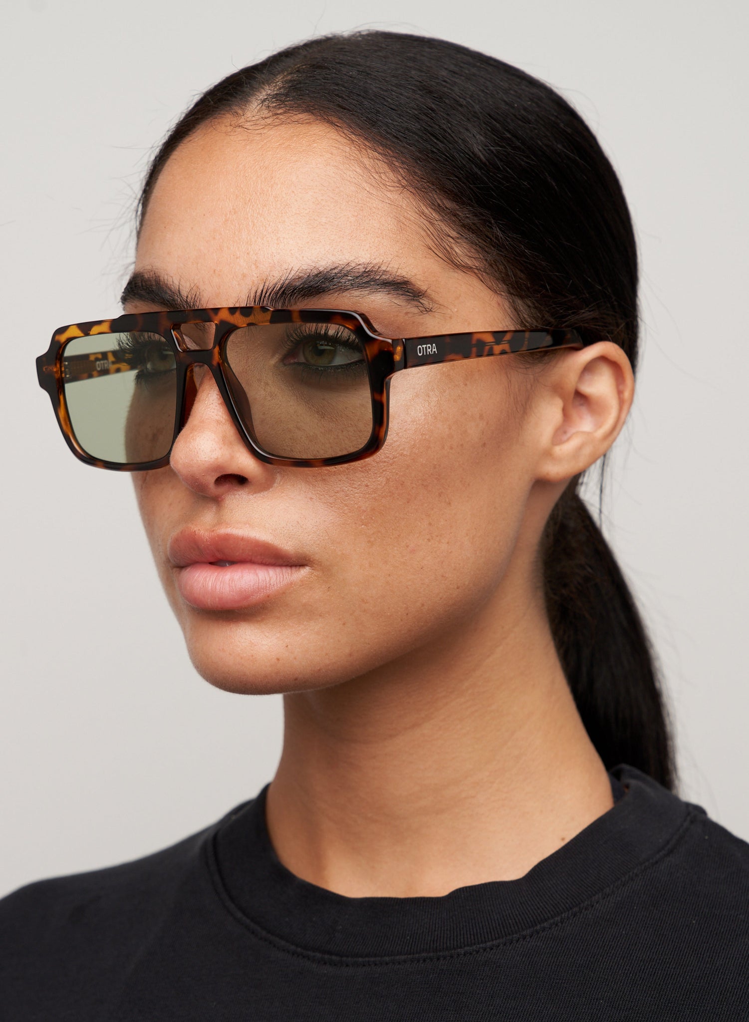 Tame in Tortoiseshell/Light Green
