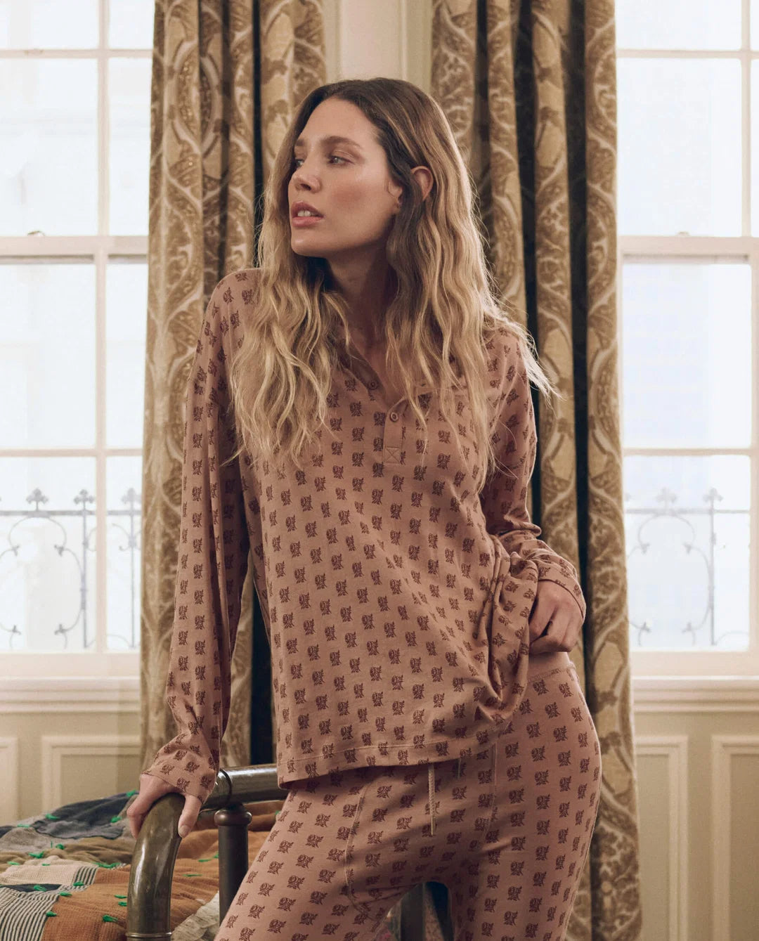 The Slouch Sleep Henley. Rose Print