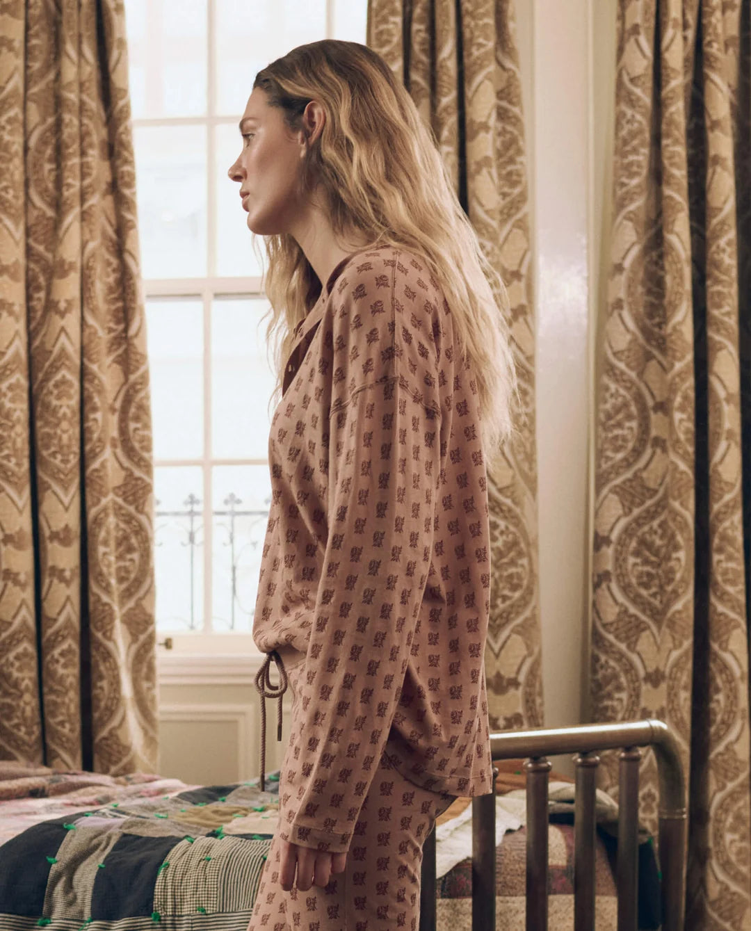 The Slouch Sleep Henley. Rose Print