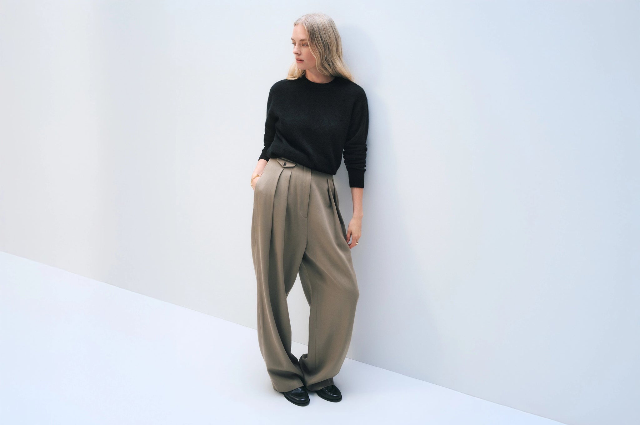 Cashmere Crew in Black
