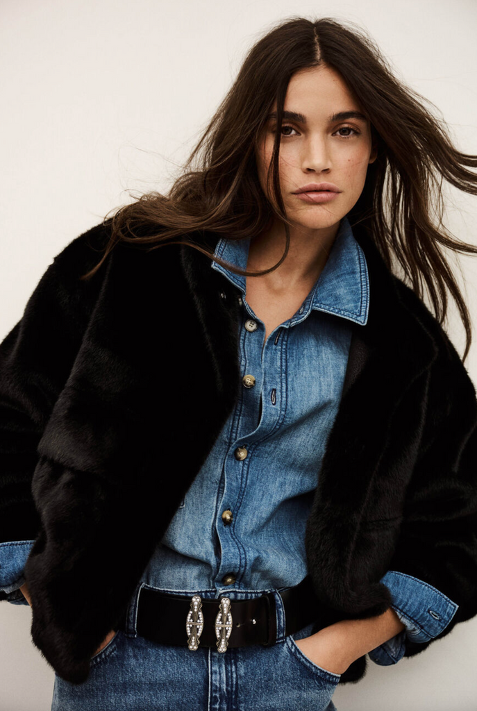 Paros Short Coat. Noir