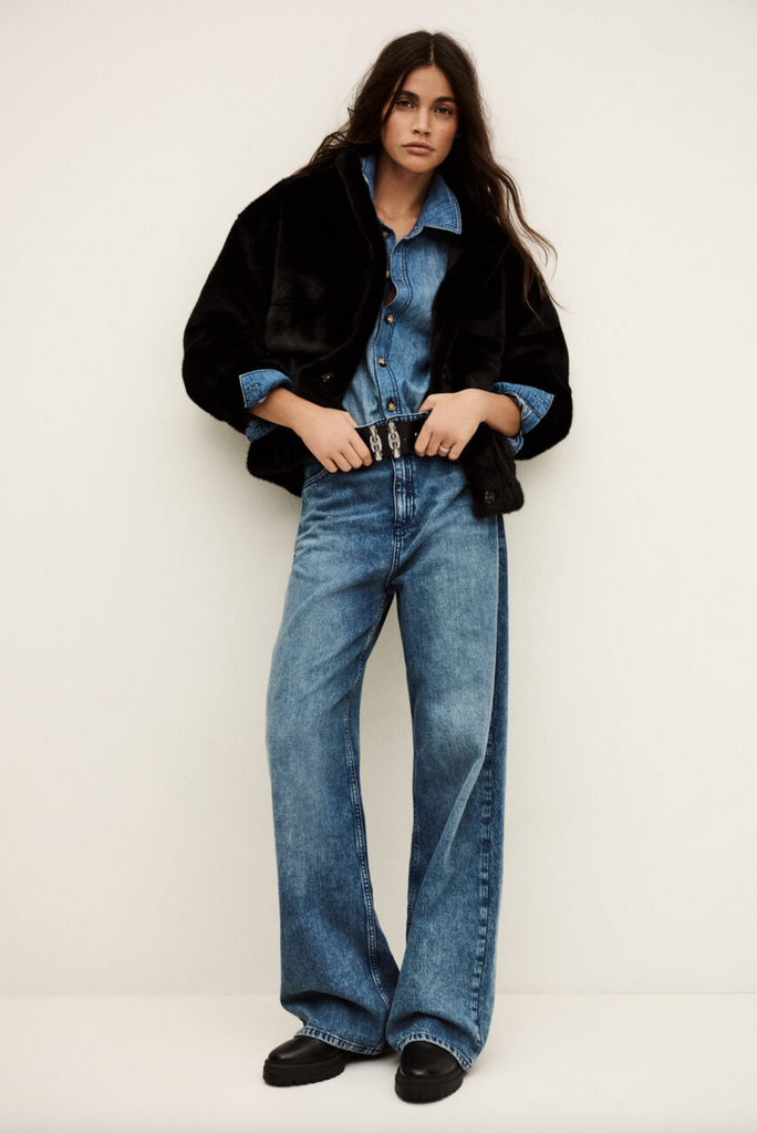 Paros Short Coat. Noir