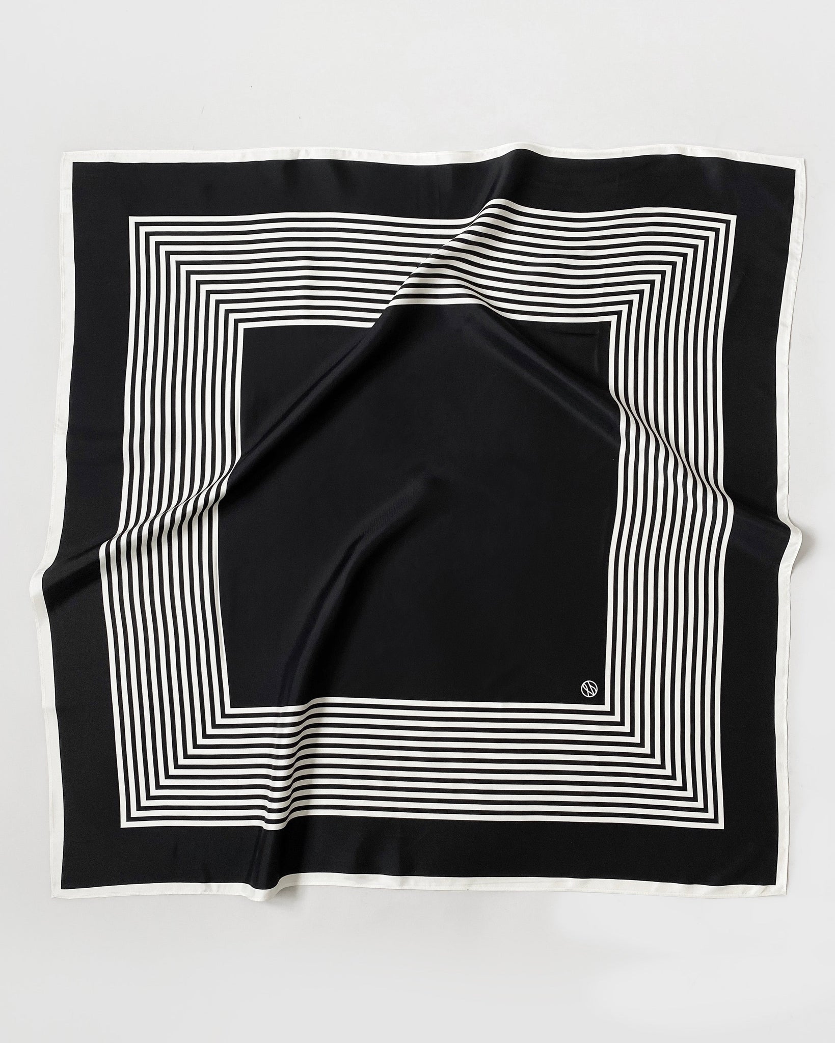 NO.2 | BLACK | 90 CM 90 CM