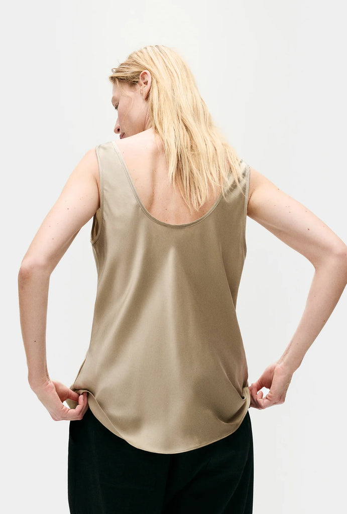 Scoop Neck Tank in Graphite