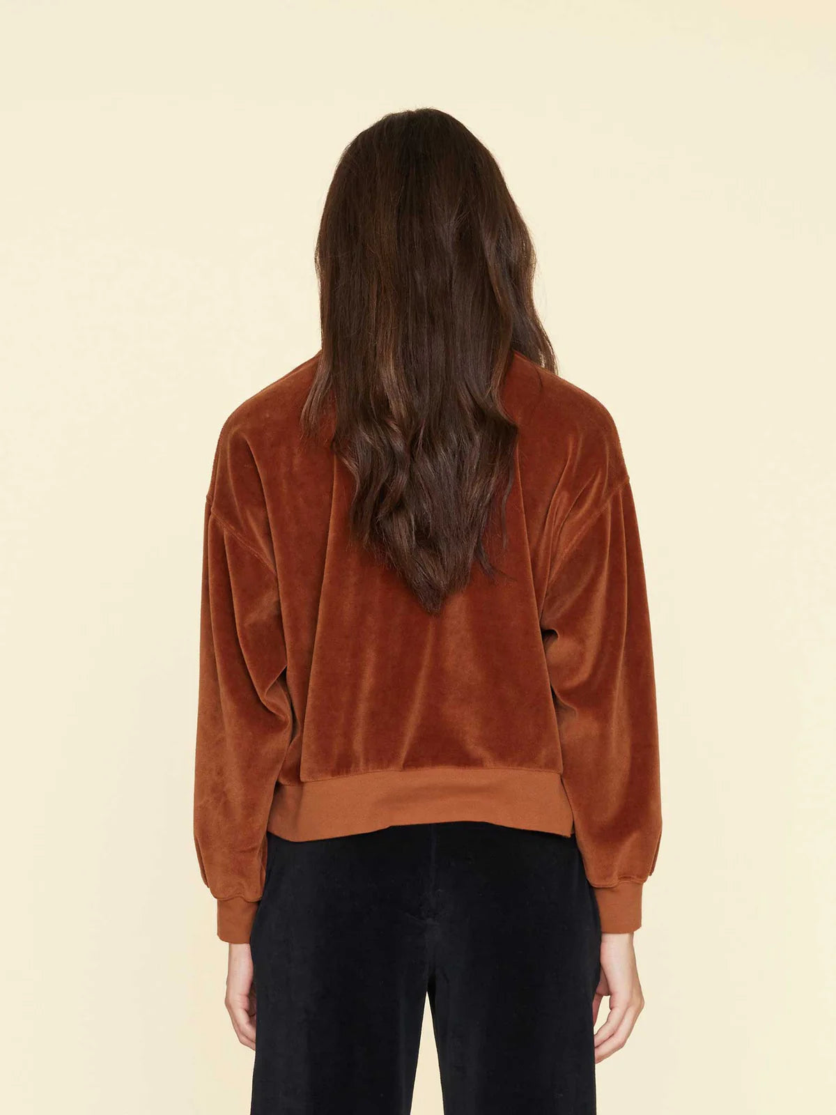 Huxley Velour Sweatshirt in Brown Sugar