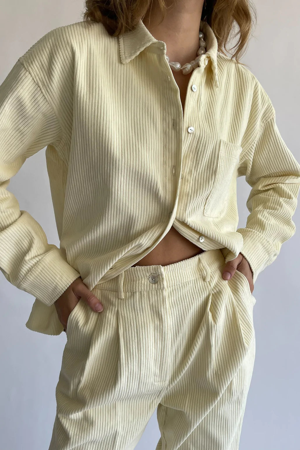 Cord Button Down in Crème